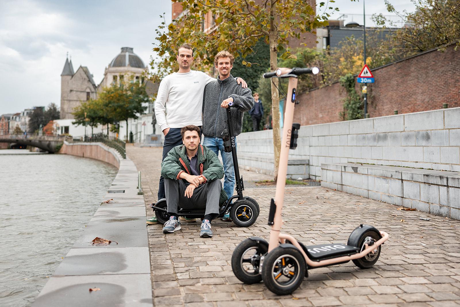 De drie oprichters van Taito Jules Dobbelaere,  Nathan De Baets en François Desmet (onderaan) willen op termijn ook andere elektrische producten ontwikkelen zodat ze meerdere doelgroepen bereiken.