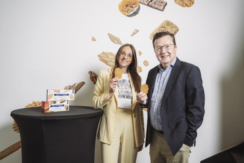 Jules Destrooper levert koekjes in Parijs en Middelkerke: “Mooie kans om brede doelgroep te bereiken” Julie Liétar en Ives Depoortere